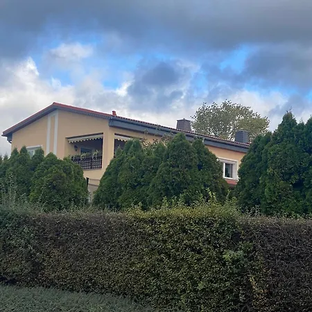 „thea“ 아파트 바트 라우직